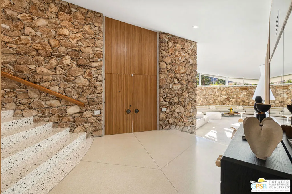 1350 Ladera Circle, Palm Springs, California 92262 home-pic-7